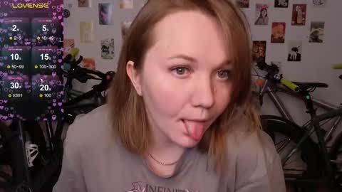 Bella online show from November 6, 2025, 5:03 pm