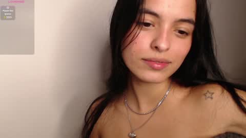Snapshot of bella_musee chatting on February 3, 2025, 2:36 am online show from February 3, 2025, 2:36 am