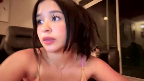 bella_pari online show from December 7, 2024, 8:11 am