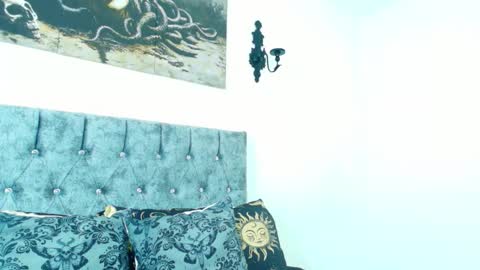 Bella online show from November 18, 2025, 12:27 am