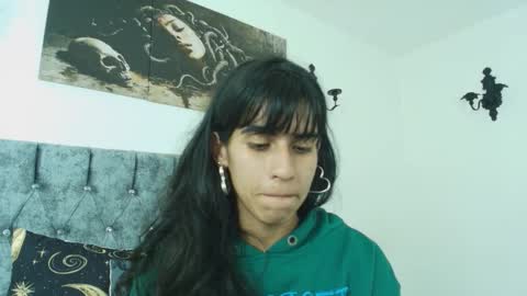 Snapshot of bella_poisonous chatting on January 14, 2026, 1:11 am Bella online show from January 14, 2026, 1:11 am