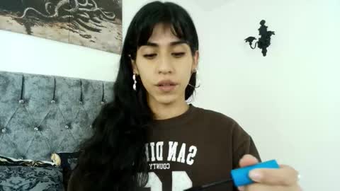 Snapshot of bella_poisonous chatting on February 28, 2026, 11:17 pm Bella online show from February 28, 2026, 11:17 pm
