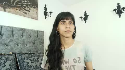 Snapshot of bella_poisonous chatting on March 22, 2026, 8:12 pm Bella online show from March 22, 2026, 8:12 pm