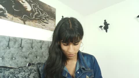Snapshot of bella_poisonous chatting on April 5, 2026, 1:36 am Bella online show from April 5, 2026, 1:36 am