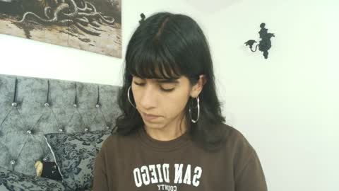 Snapshot of bella_poisonous chatting on April 10, 2026, 2:06 am Bella online show from April 10, 2026, 2:06 am