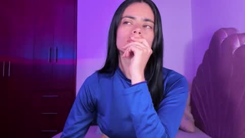 Snapshot of bella_sun_ chatting on October 19, 2025, 4:57 am Valeria Model Independent online show from October 19, 2025, 4:57 am