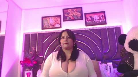 Snapshot of bella_taylor_a chatting on January 24, 2025, 12:42 am Bella Taylore online show from January 24, 2025, 12:42 am