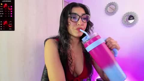 Snapshot of bella_thorne3 chatting on February 7, 2026, 9:51 pm Bella online show from February 7, 2026, 9:51 pm