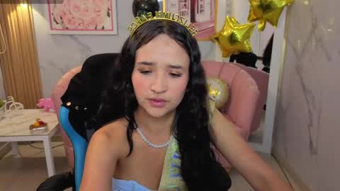 Bella online show from May 17, 2026, 2:42 am