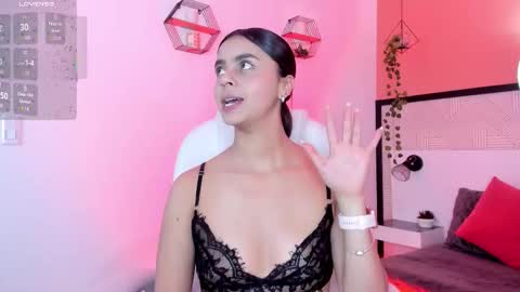 Snapshot of bella_walker_ chatting on February 26, 2026, 7:57 pm BELLA online show from February 26, 2026, 7:57 pm