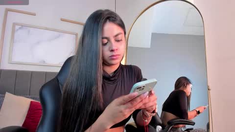 Snapshot of bella_walker_ chatting on March 2, 2026, 8:48 pm BELLA online show from March 2, 2026, 8:48 pm