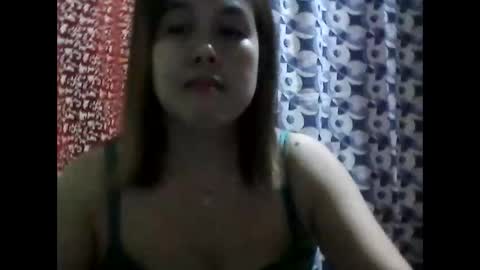 bellaalle online show from October 27, 2025, 1:04 pm