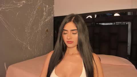 bellaastorm online show from November 7, 2025, 9:48 pm