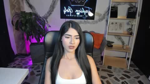 bellaastorm online show from December 15, 2025, 4:28 am