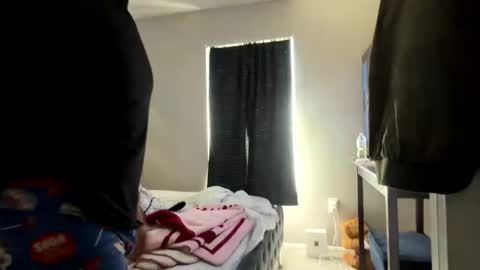 Snapshot of bellabeanz chatting on February 15, 2026, 6:15 pm Roxy Rain online show from February 15, 2026, 6:15 pm