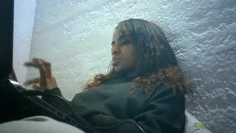 Snapshot of bellabeltra chatting on December 7, 2024, 6:26 pm Bella online show from December 7, 2024, 6:26 pm