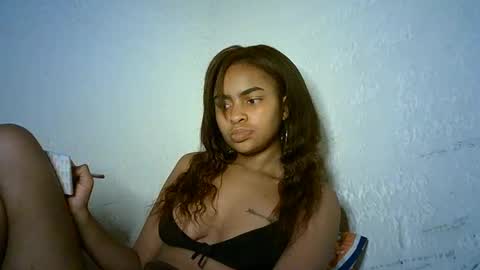 Snapshot of bellabeltra chatting on January 19, 2025, 10:39 pm Bella online show from January 19, 2025, 10:39 pm