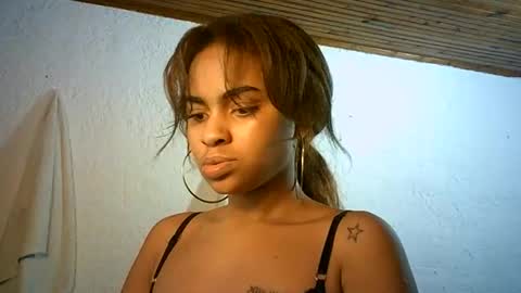 Snapshot of bellabeltra chatting on February 4, 2025, 8:56 am Bella online show from February 4, 2025, 8:56 am