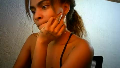 Snapshot of bellabeltra chatting on February 20, 2025, 6:17 am Bella online show from February 20, 2025, 6:17 am