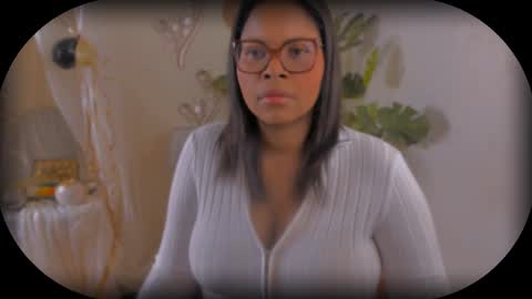 Snapshot of bellablakes18 chatting on March 10, 2025, 7:21 am Bellah Blakes-Sarah Scrumptious Lee online show from March 10, 2025, 7:21 am