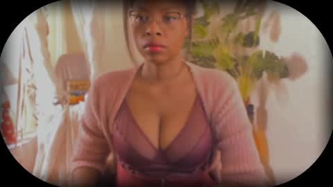 Snapshot of bellablakes18 chatting on September 13, 2025, 2:44 am Bellah Blakes-Sarah Scrumptious Lee online show from September 13, 2025, 2:44 am