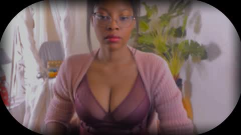 Snapshot of bellablakes18 chatting on September 14, 2025, 2:33 am Bellah Blakes-Sarah Scrumptious Lee online show from September 14, 2025, 2:33 am