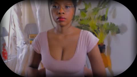 Snapshot of bellablakes18 chatting on September 15, 2025, 9:15 pm Bellah Blakes-Sarah Scrumptious Lee online show from September 15, 2025, 9:15 pm