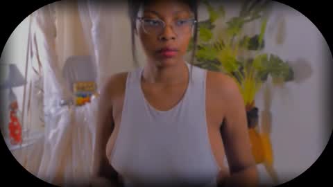 Snapshot of bellablakes18 chatting on September 18, 2025, 3:36 pm Bellah Blakes-Sarah Scrumptious Lee online show from September 18, 2025, 3:36 pm
