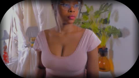 Snapshot of bellablakes18 chatting on September 21, 2025, 6:59 am Bellah Blakes-Sarah Scrumptious Lee online show from September 21, 2025, 6:59 am