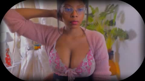 Snapshot of bellablakes18 chatting on September 27, 2025, 9:09 pm Bellah Blakes-Sarah Scrumptious Lee online show from September 27, 2025, 9:09 pm