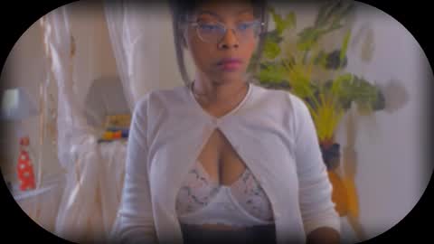 Snapshot of bellablakes18 chatting on October 23, 2025, 10:58 am Bellah Blakes-Sarah Scrumptious Lee online show from October 23, 2025, 10:58 am