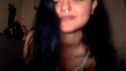 Snapshot of bellablue222 chatting on February 4, 2025, 6:04 am bellablue online show from February 4, 2025, 6:04 am