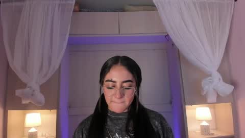  Bella  online show from May 30, 2026, 7:44 pm