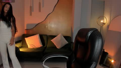  Bella C  online show from October 23, 2025, 11:42 am