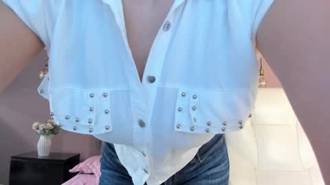 Snapshot of bellaclaiir chatting on February 5, 2025, 7:53 pm Bella Clair online show from February 5, 2025, 7:53 pm