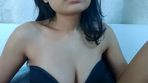 Snapshot of bellacrystall chatting on February 28, 2026, 4:57 am bellacrystall online show from February 28, 2026, 4:57 am