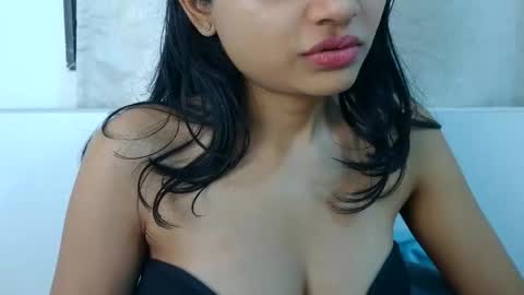 Snapshot of bellacrystall chatting on March 3, 2026, 3:34 am bellacrystall online show from March 3, 2026, 3:34 am