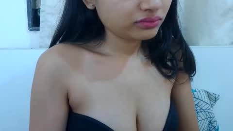 Snapshot of bellacrystall chatting on March 31, 2026, 5:52 am bellacrystall online show from March 31, 2026, 5:52 am