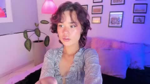Snapshot of belladonaa_ chatting on June 1, 2026, 8:43 pm Belladona online show from June 1, 2026, 8:43 pm