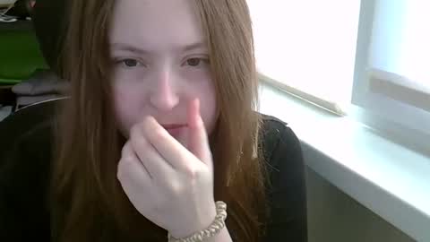 Snapshot of bellahadid8 chatting on November 23, 2025, 11:54 am Charming Hamster online show from November 23, 2025, 11:54 am