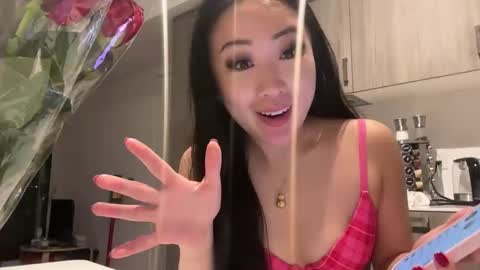 bellajuniormint online show from December 17, 2025, 3:12 am