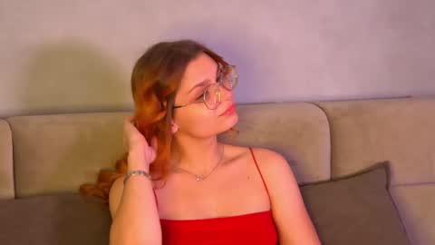 Snapshot of bellamarebelle chatting on October 9, 2025, 4:32 am BellaMarebelle online show from October 9, 2025, 4:32 am