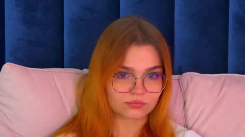 Snapshot of bellamarebelle chatting on October 16, 2025, 4:46 am BellaMarebelle online show from October 16, 2025, 4:46 am