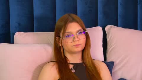 BellaMarebelle online show from April 10, 2026, 5:39 pm