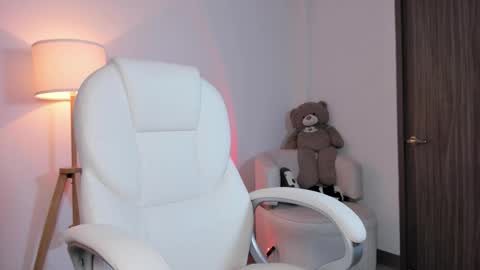 Snapshot of bellamia_ chatting on February 10, 2026, 12:59 am Bella Mia online show from February 10, 2026, 12:59 am