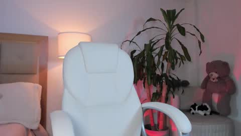 Snapshot of bellamia_ chatting on March 2, 2026, 10:38 pm Bella Mia online show from March 2, 2026, 10:38 pm