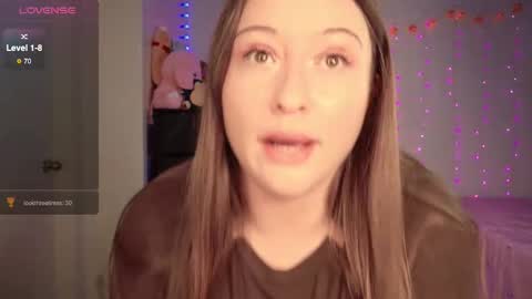 Snapshot of bellamonroee chatting on October 19, 2025, 4:24 am Bella Monroe online show from October 19, 2025, 4:24 am