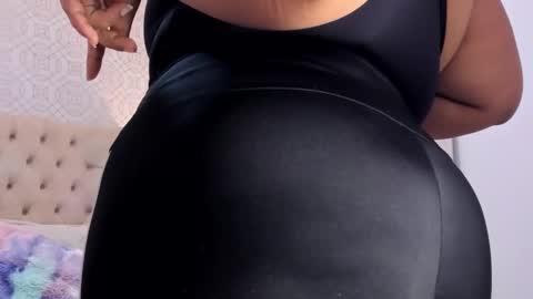 Bella Nix big tits online show from November 8, 2025, 3:39 am