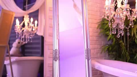 Snapshot of bellanoirre chatting on October 4, 2025, 5:44 pm Bella online show from October 4, 2025, 5:44 pm