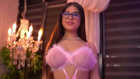 Bella online show from October 13, 2025, 5:35 pm